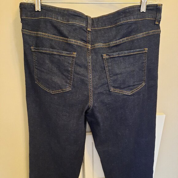 Universal Standard Stevie high-rise cuffed leg jeans - Picture 3 of 6